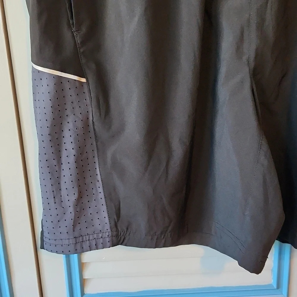 Final Sale Russell Black Athletic Shorts - Picture 5 of 12